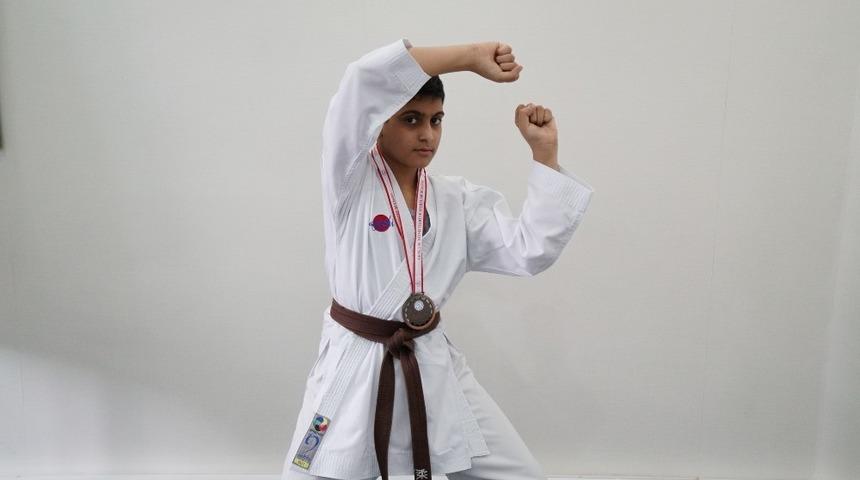 Kolej &ouml;ğrencileri Karete Kumite şampiyonasında derece elde etti