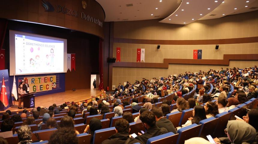 Öğretmence eğlence renkli anlara sahne oldu