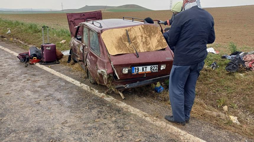 Çorum'da otomobil takla attı: 6 yaralı