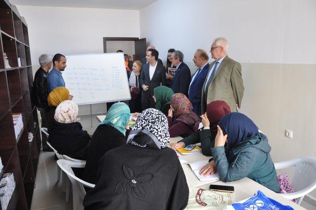 IPA heyeti, Nizip'te Suriyelileri ziyaret etti