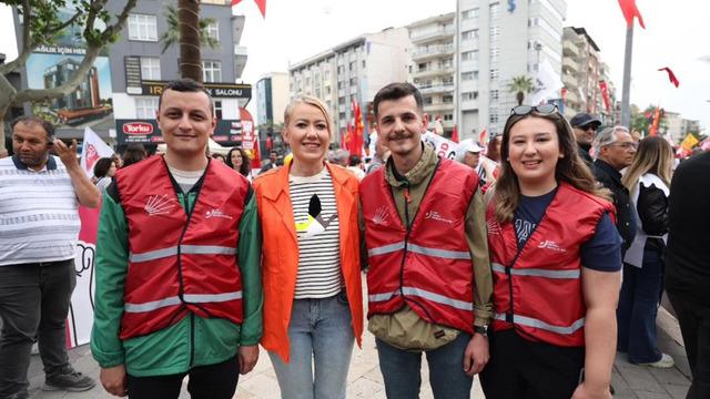 Denizli’de 1 Mayıs İşçi Bayramı yağış altında kutlandı