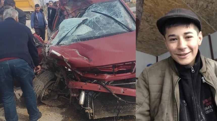 Otomobil, kamyonla çarpıştı 14 yaşındaki sürücü hayatını kaybetti