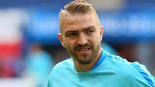 Herkes 'futbolu bırakacak' diyordu, iddialara kendisi yanıt verdi! Caner Erkin emeklilik yaşını açıkladı