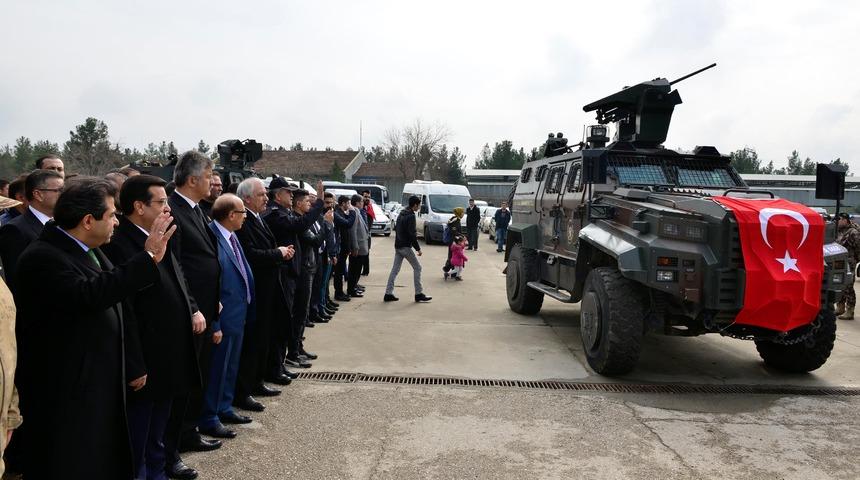 Diyarbakır'da, &Ouml;zel Harekat polisleri Afrin'e uğurlandı