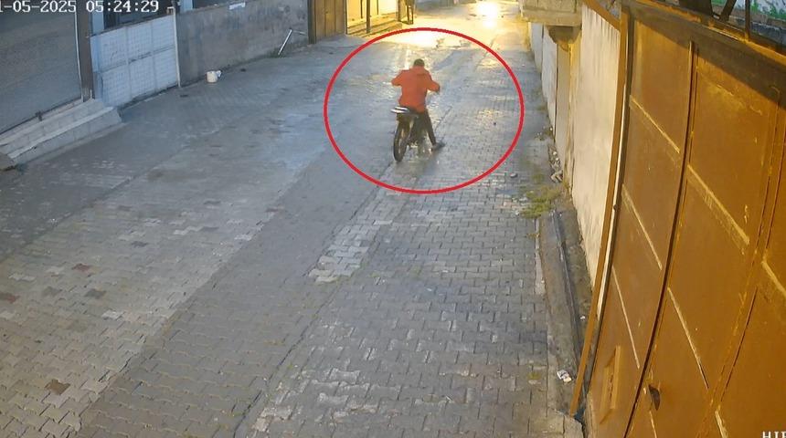Çaldığı motosiklet arızalanınca park edip, başka motosiklet çaldı