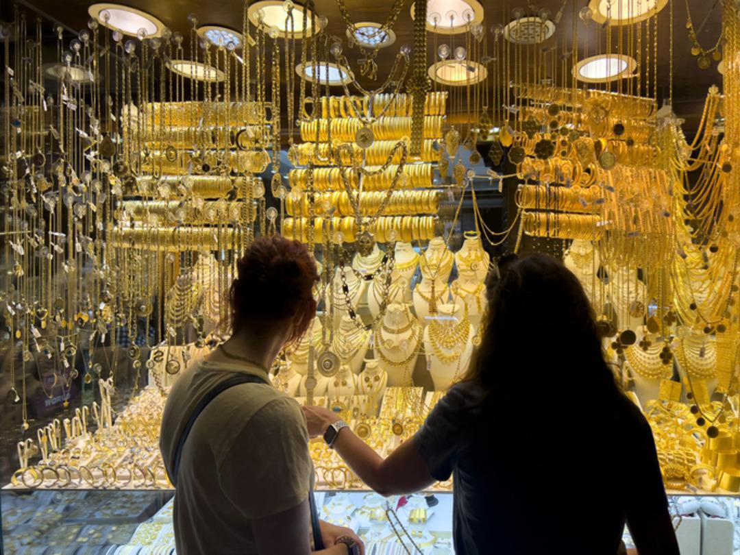 O &uuml;lkede  kuyumcu  kararı! Y&uuml;z&uuml;n&uuml; kapatanlar giremeyecek 2