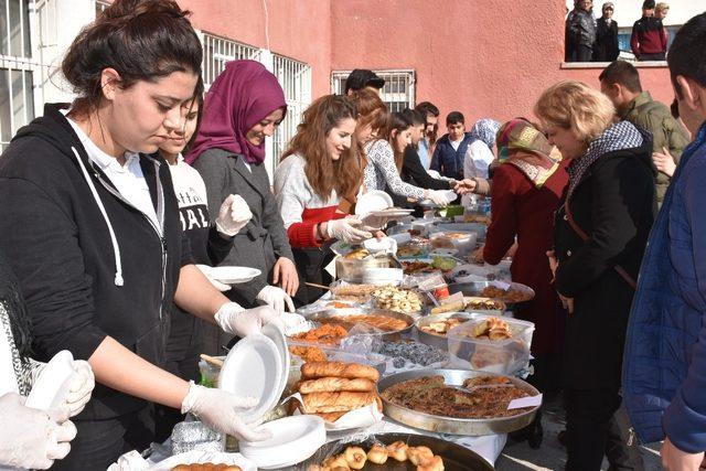 Mehmetçiğe kermes desteği