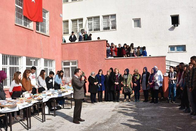 Mehmetçiğe kermes desteği