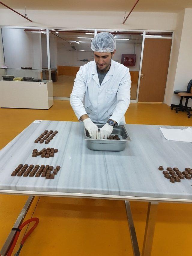 Keçiboynuzundan çikolata üretildi