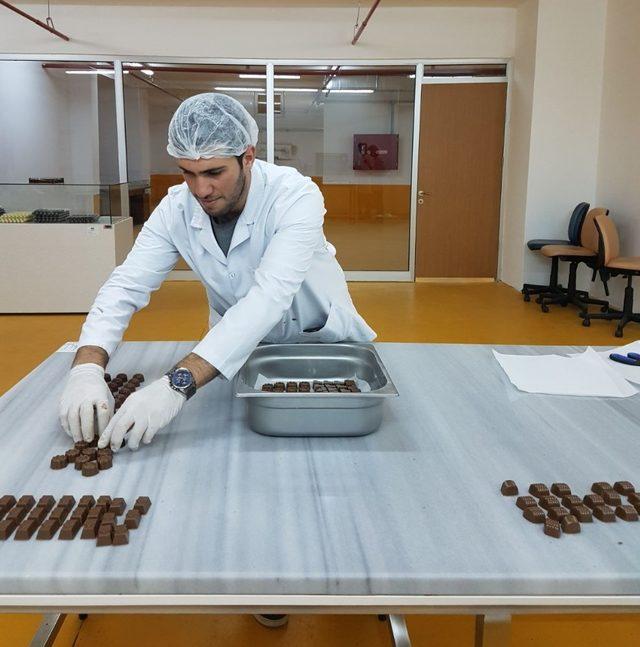 Keçiboynuzundan çikolata üretildi
