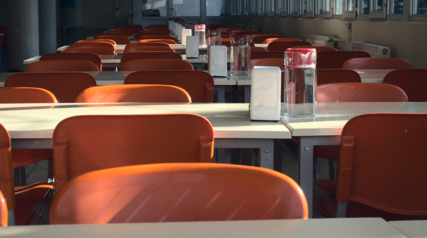 Hindistan'da skandal!  Okul yemeğinde ölü yılan çıktı, öğrenciler zehirlendi! 