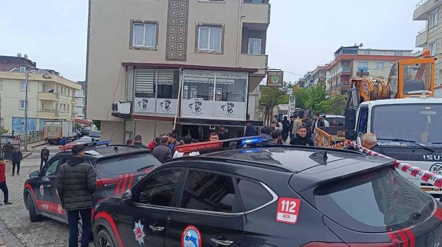 Sancaktepe'de otomobil telefoncuya daldı