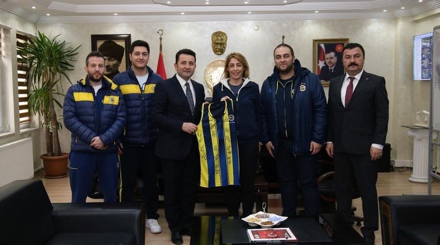 Potanın sultanlarından nezaket ziyareti