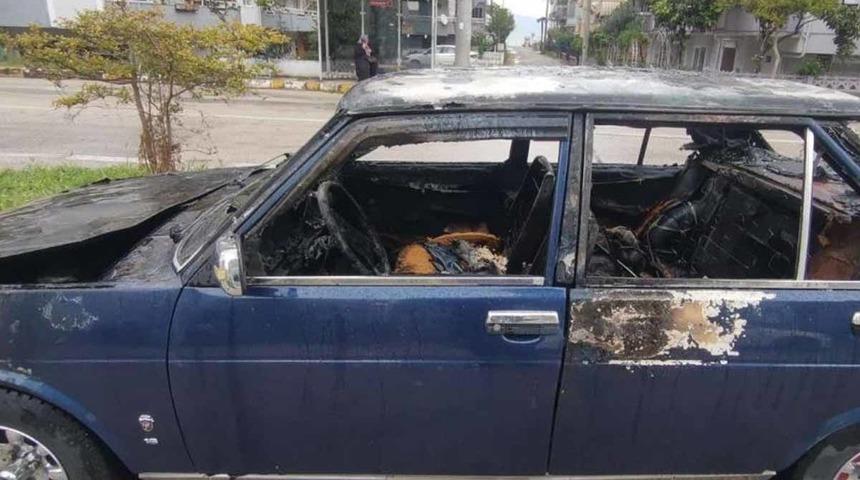 Bursa’da seyir halindeki otomobil alev aldı