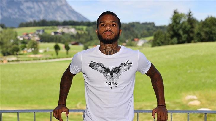 Valentin Rosier ayrılık sürecinde yaşananlar herkesin ağzını açık bıraktı! Kulüpte birbirlerine girmişler... Zehir zemberek sözler: "Sen adam değilsin, hadi çık dışarı!" G4