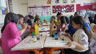 MEB'in projesi büyük ilgi gördü: 'Ailemle Eğitim Yolculuğum' öğrenciler ve velileri atölyede buluşturdu! 