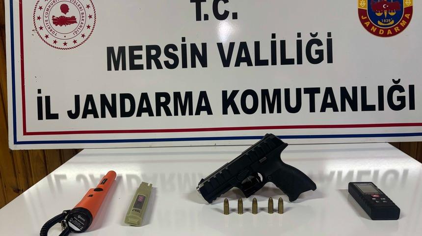 Aralarında eski valinin de bulunduğu 7 şahıs kaçak kazıdan yakalandı