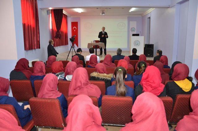 Müftü Bozkurt’tan ’Kur’an ve sünnet ilişkisi’ konferansı