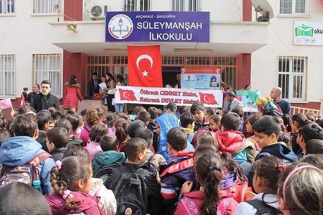 Öğrenciler harçlıklarını Afrin’deki Mehmetçik’e gönderdi
