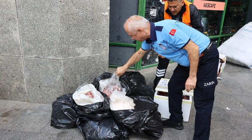 Antalya'da sağlıksız koşullarda taşınan 300 kilogram et ele geçirildi