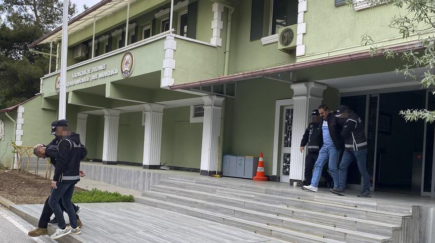 Uşak'ta KKTC için sahte belge düzenleyen 2 şüpheli tutuklandı