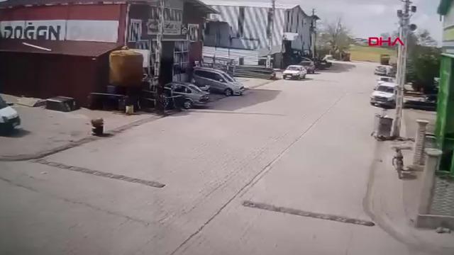CHP aracı geçerken silahla havaya ateş eden 2 kişi tutuklandı
