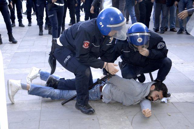 Halkevleri üyelerine polis müdahalesi: 14 gözaltı