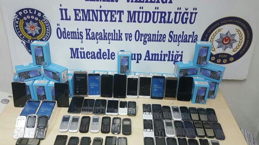 &Ouml;demiş'te ka&ccedil;ak 89 cep telefonu ele ge&ccedil;irildi