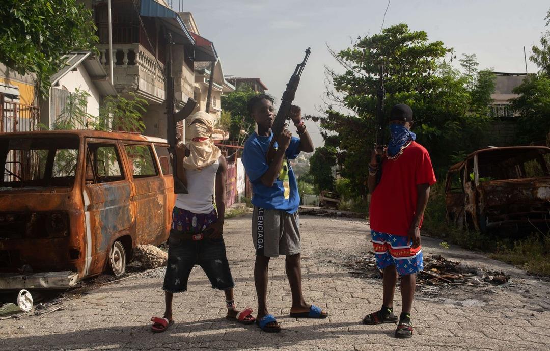1444x920_mandatory-credit-photo-by-hector-adolfo-quintanar-perez-zuma-press-wire-shutterstock-14588099r-armed-gang-member-on-streets-of-the-haitian-capital-port-au-prince-which-the-gangs-now-control-the-u