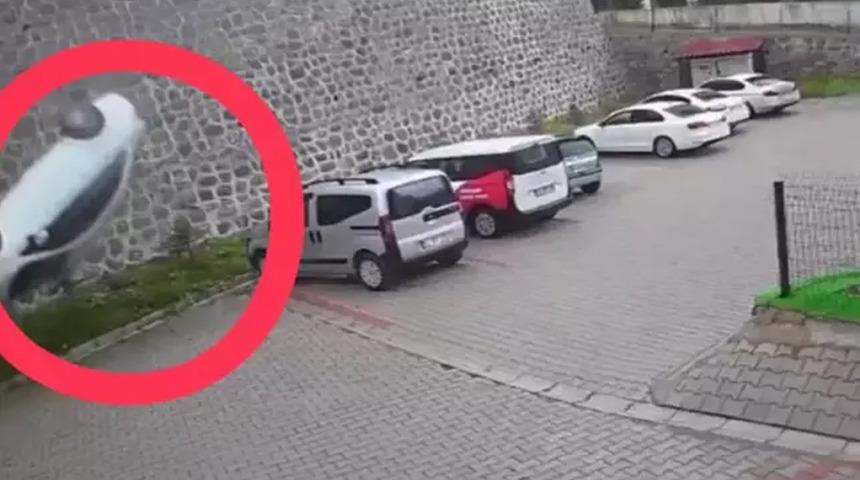 Ordu'da otomobil sitenin bahçesine uçtu: 1 ölü