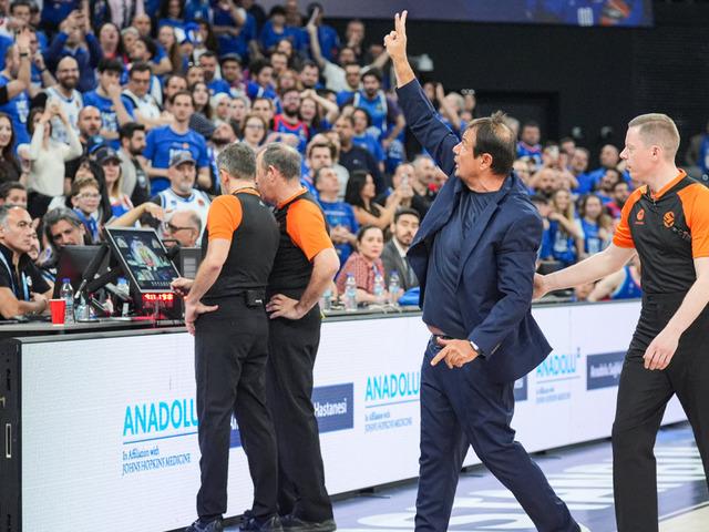 Ergin Ataman sahayı terk etti