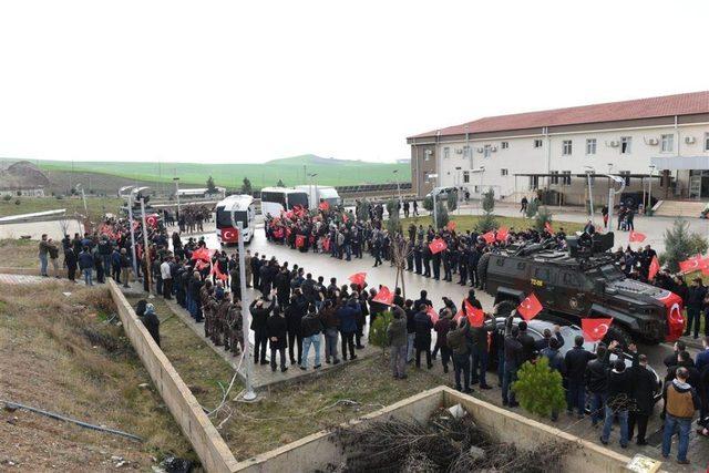 Batman’da Polis Özel Harekat timleri dualarla Afrin’e uğurlandı