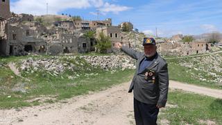 Kıbrıs gazisi, 35 yıldır terk edilen mahalleyi bekliyor! Herkes göç etti, o kaldı! Nedeni ise...