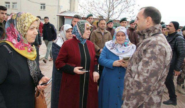 Elazığ'da görevli 22 özel harekat polisi Afrin'e uğurlandı