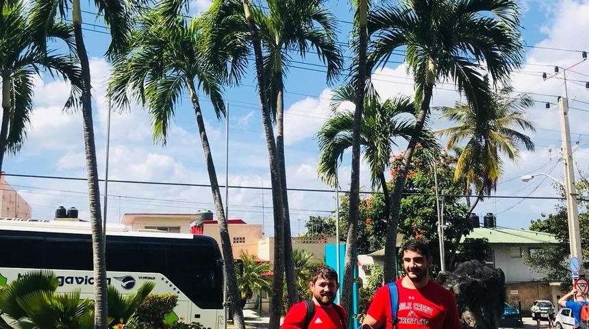 Taha Akg&uuml;l ve H&uuml;seyin G&uuml;nd&uuml;z K&uuml;ba'da finale y&uuml;kseldi