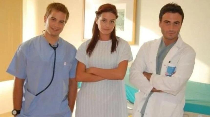 Doktorlar'ın yıldızları yıllar sonra bir arada! Yasemin &Ouml;zilhan yayınladı