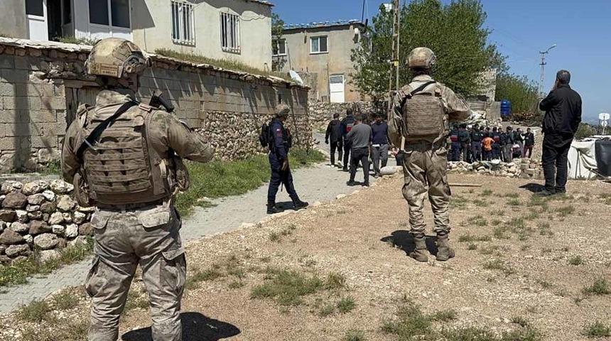 Husumetli aileler birbirine girdi: 5 yaralı, 15 gözaltı