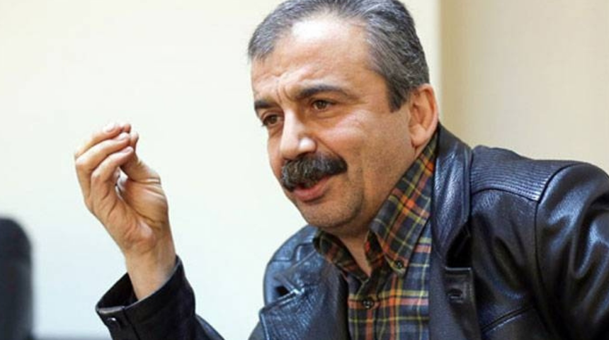 Sırrı Süreyya Önder'in vefatı ünlü isimleri yasa boğdu! Hastaneye giden de oldu, veda paylaşımı yapan da...