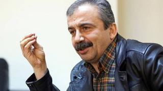 Sırrı Süreyya Önder'in vefatı ünlü isimleri yasa boğdu! Hastaneye giden de oldu, veda paylaşımı yapan da...