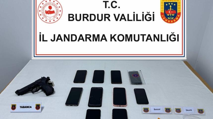 Burdur'da uyuşturucu operasyonu! Yakalanan 13 zanlı tutuklandı