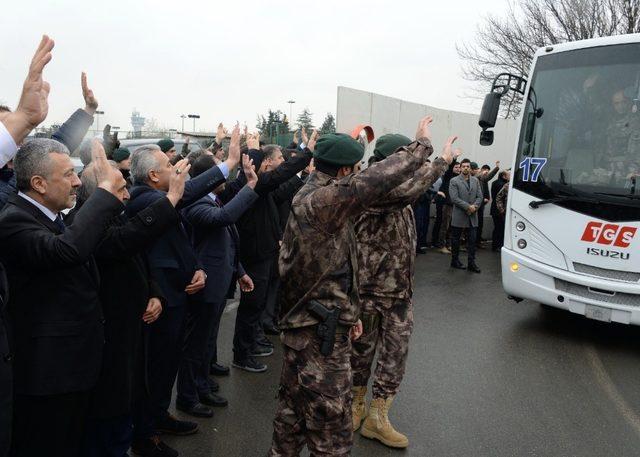 İstanbul’dan 48 Özel Harekat polisi Afrin’e dualarla uğurlandı