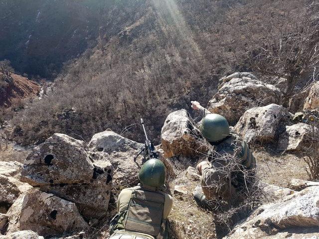 Van'da, PKK'lı teröristlere ait patlayıcı ve mühimmat ele geçirildi