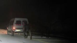 Yer: Sivas! Görüntüler tepki çekti: Kamyonetin arkasına bağlayıp kilometrelerce koşturdu