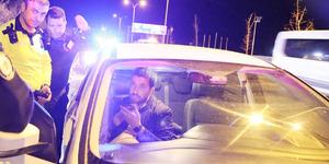 'Dur' ihtarına uymayan alkollü sürücünün kimliği şaşkına çevirdi