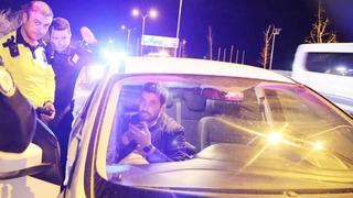 Alkollü sürücü polisin 'dur' ihtarına uymadı, bir türlü ikna edilemedi! Ortaya çıkan kimliği şaşkına çevirdi