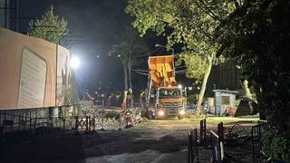 Sarıyer’de çöken yolda yapılan onarım çalışmaları gece boyu devam etti