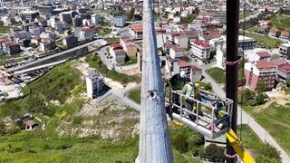 Depremde hasar görmüştü! Arnavutköy Sıddık Camii’nin minaresi söküldü