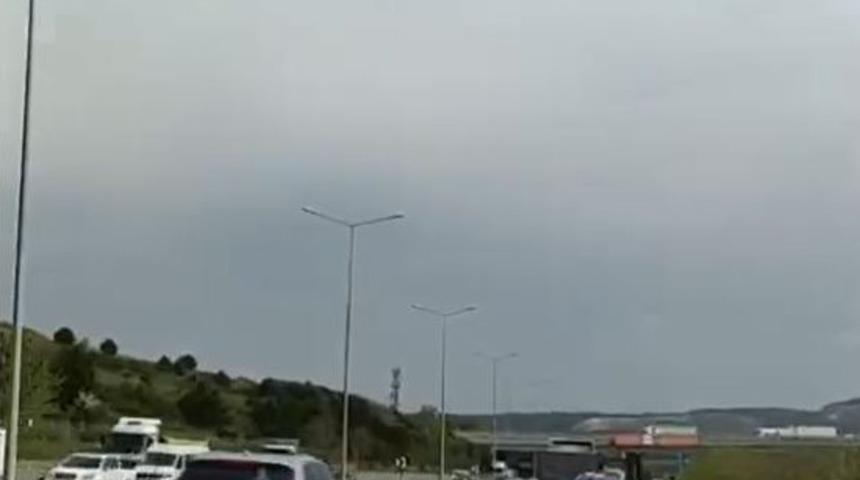 Motosiklet sürücüsünden trafikte tepki çeken hareketler