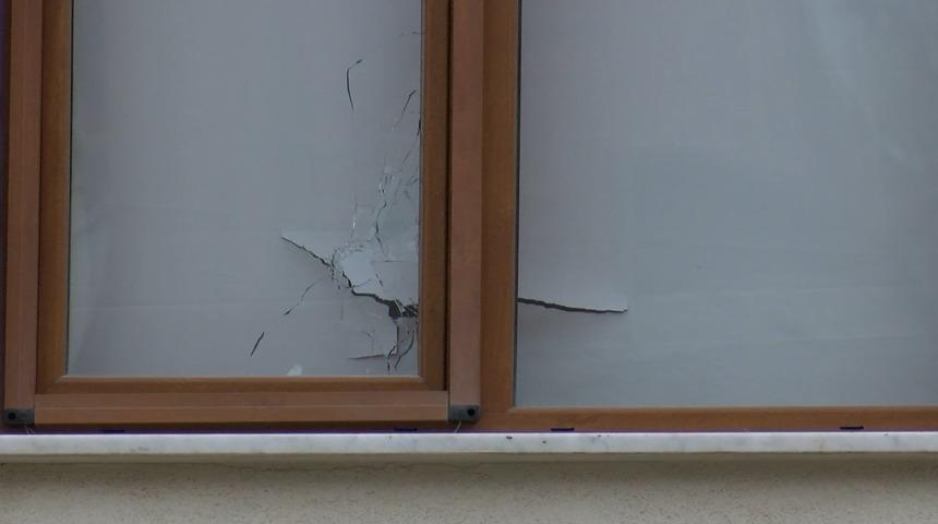 Çekmeköy'de aynı bina 2'nci kez kurşunlandı