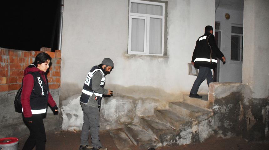 Aksaray'da 'hara&ccedil; ve uyuşturucu' şebekesine operasyon: 23 g&ouml;zaltı